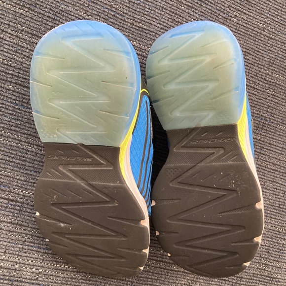 Sketchers size 11 Wide - Picture 6 of 6